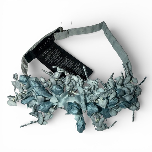 Gucci FW17 Floral Appliqué Ribbon Choker Blue Silk Corsage Necklace Bow Tie NWOT - Picture 3 of 8